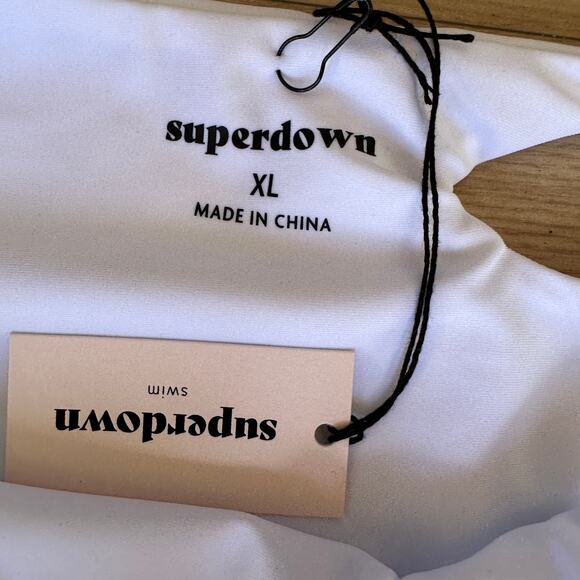 Superdown White Cut Out Bikini Bottom XL Cheeky V High Cut Misty Revolve $48 NEW - Picture 7 of 7